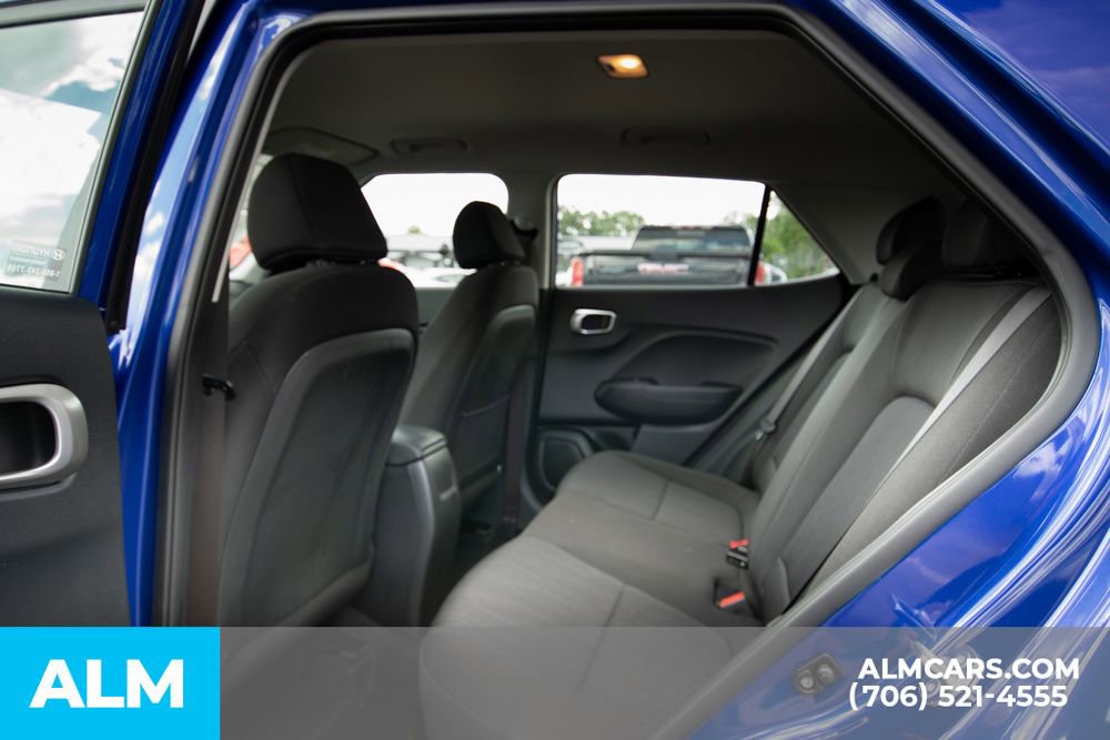 Certified 2025 Hyundai Venue SE image 12