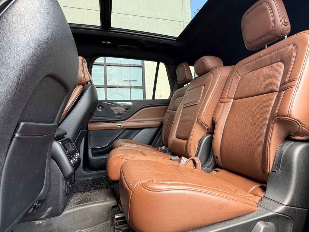 Used 2020 Lincoln Aviator Grand Touring w/ Elements Package Plus AWD/4WD image 7