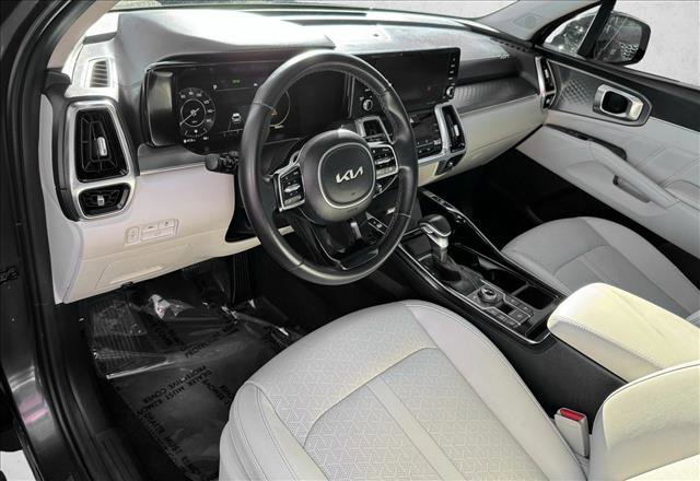 Used 2023 Kia Sorento SX image 11
