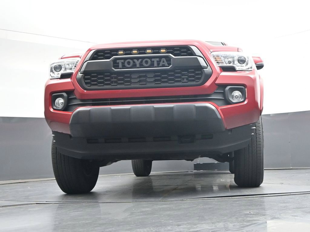 Used 2022 Toyota Tacoma SR5 w/ Technology Package RWD image 41