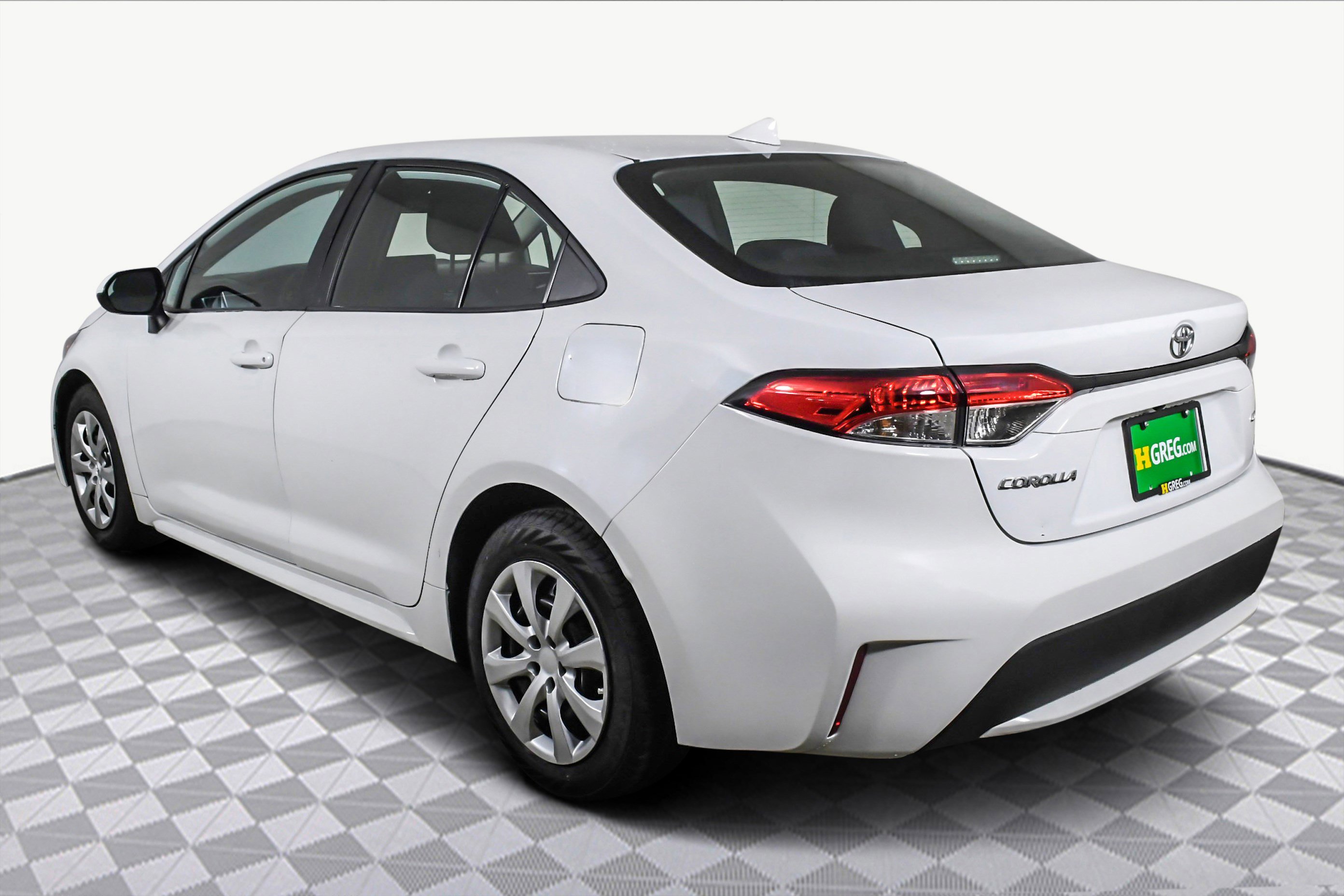Used 2021 Toyota Corolla LE image 6