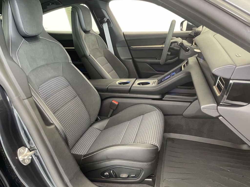 Certified 2025 Porsche Taycan 4S AWD/4WD image 23