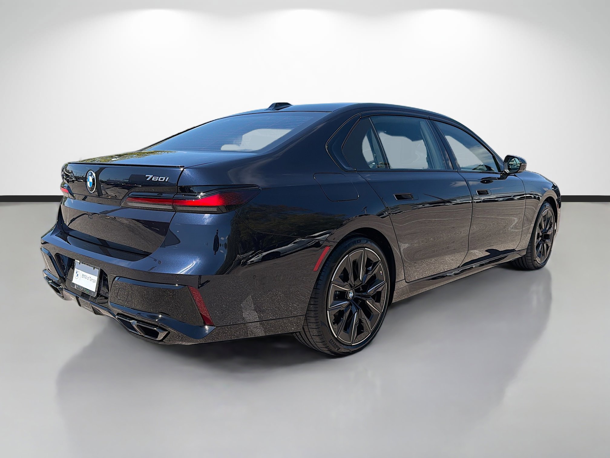 New 2026 BMW 760i xDrive image 3