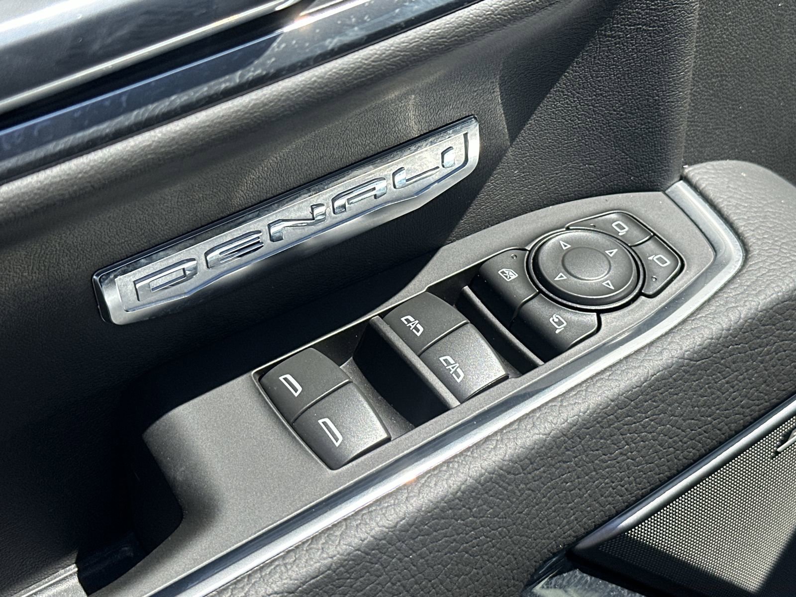Used 2024 GMC Sierra 1500 Denali w/ Denali Reserve Package image 15