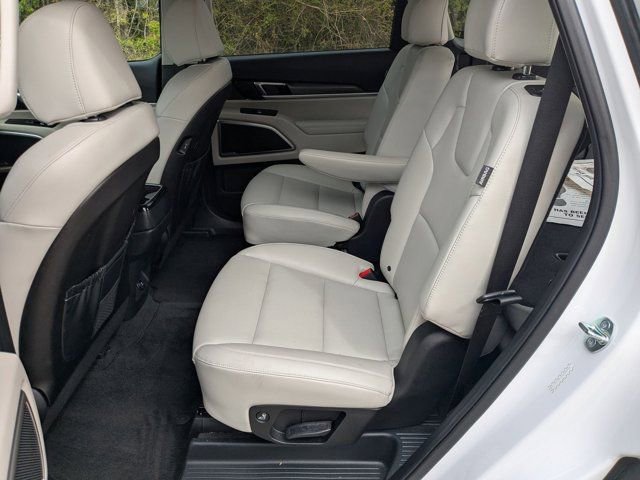Used 2025 Kia Telluride S image 24