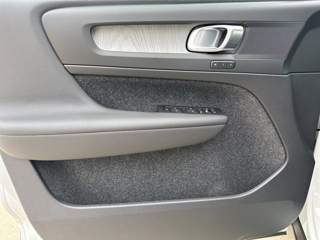 New 2026 Volvo XC40 B5 Plus w/ Protection Package Premier image 13