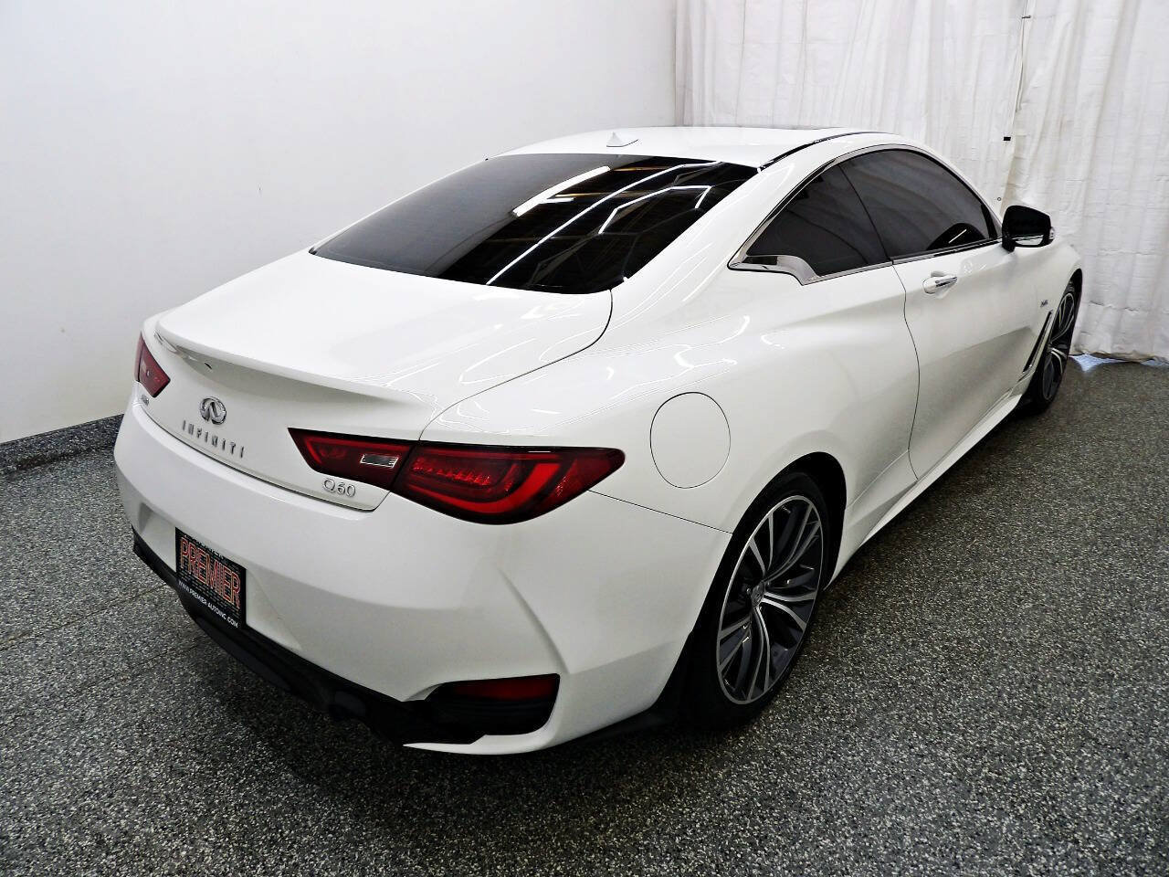 Used 2017 INFINITI Q60 2.0t w/ Premium Plus Package 2.0T AWD/4WD image 6