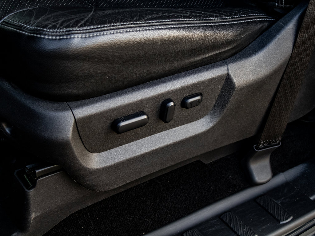 Used 2014 Ford F350 Lariat w/ Lariat Ultimate Package image 19