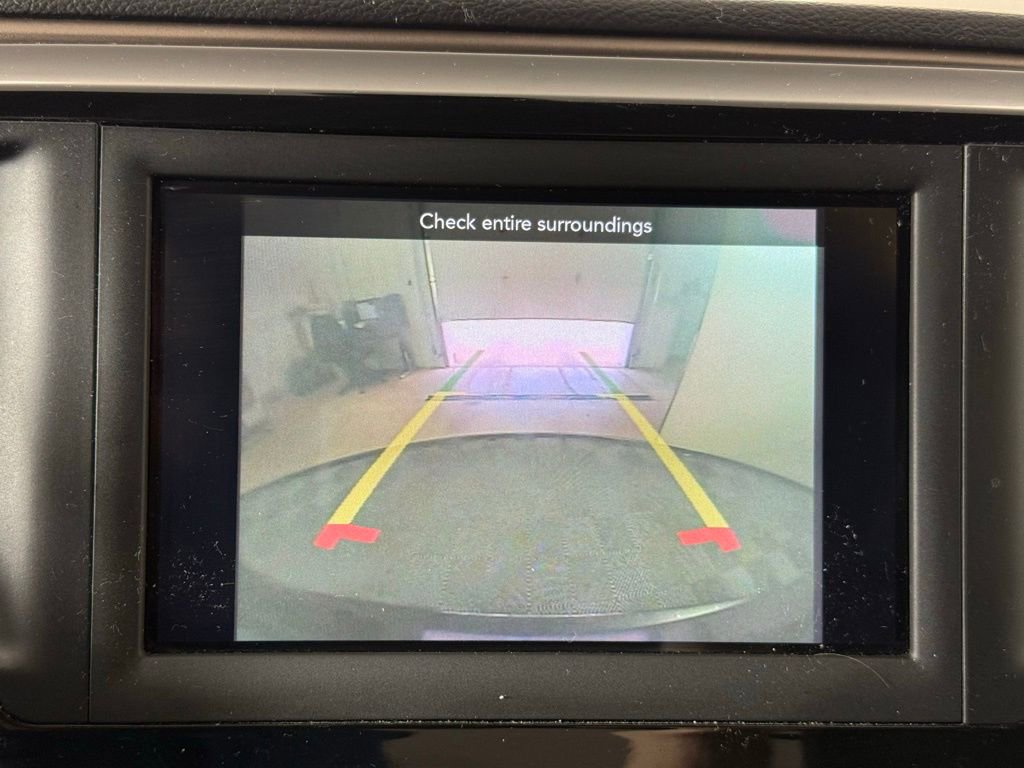 Used 2019 Chrysler Pacifica Touring-L image 15