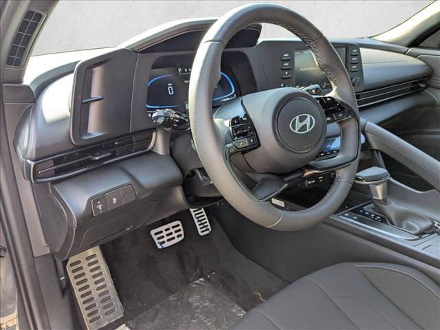Used 2025 Hyundai Elantra Sport FWD image 3