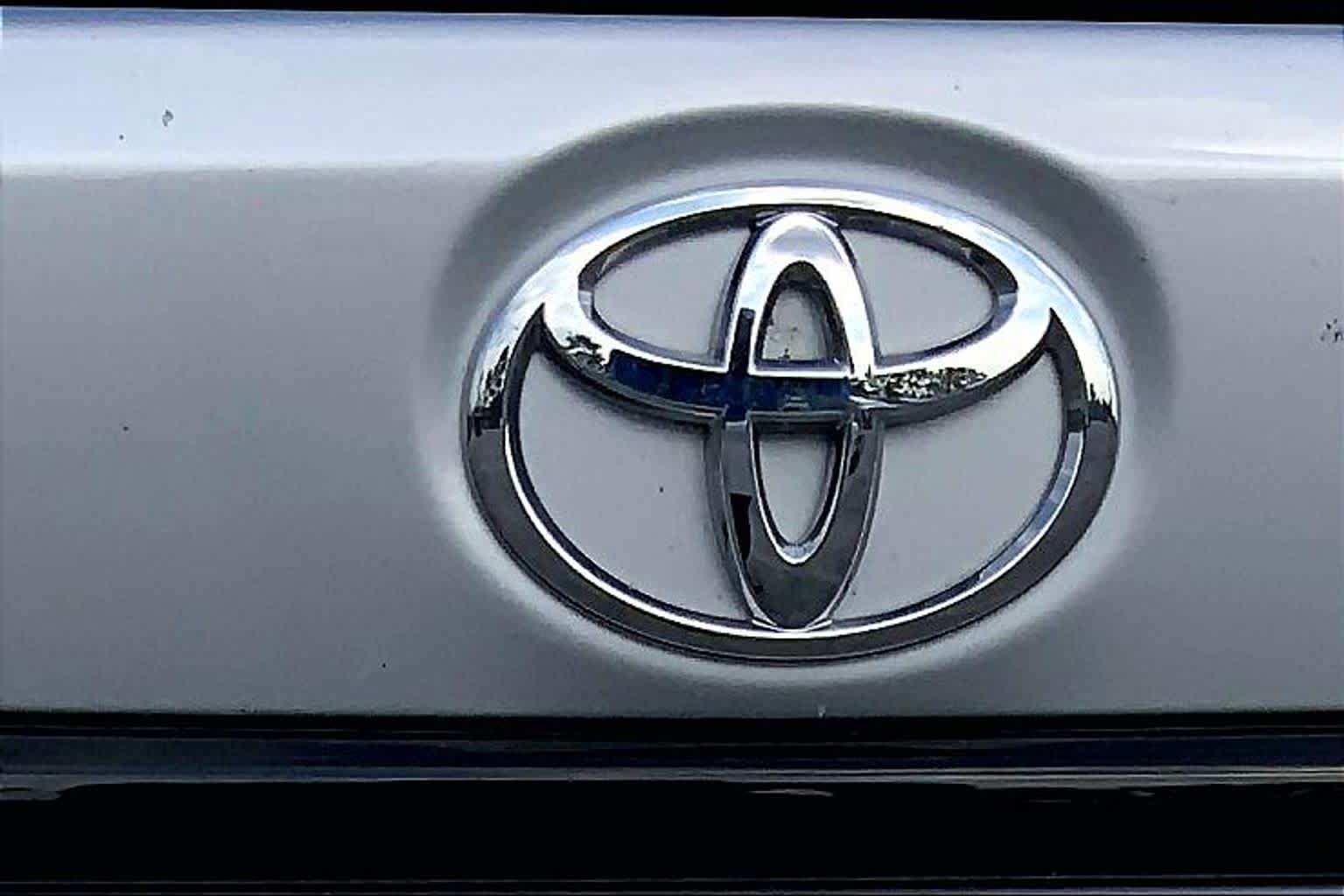 Used 2024 Toyota Corolla LE FWD image 10