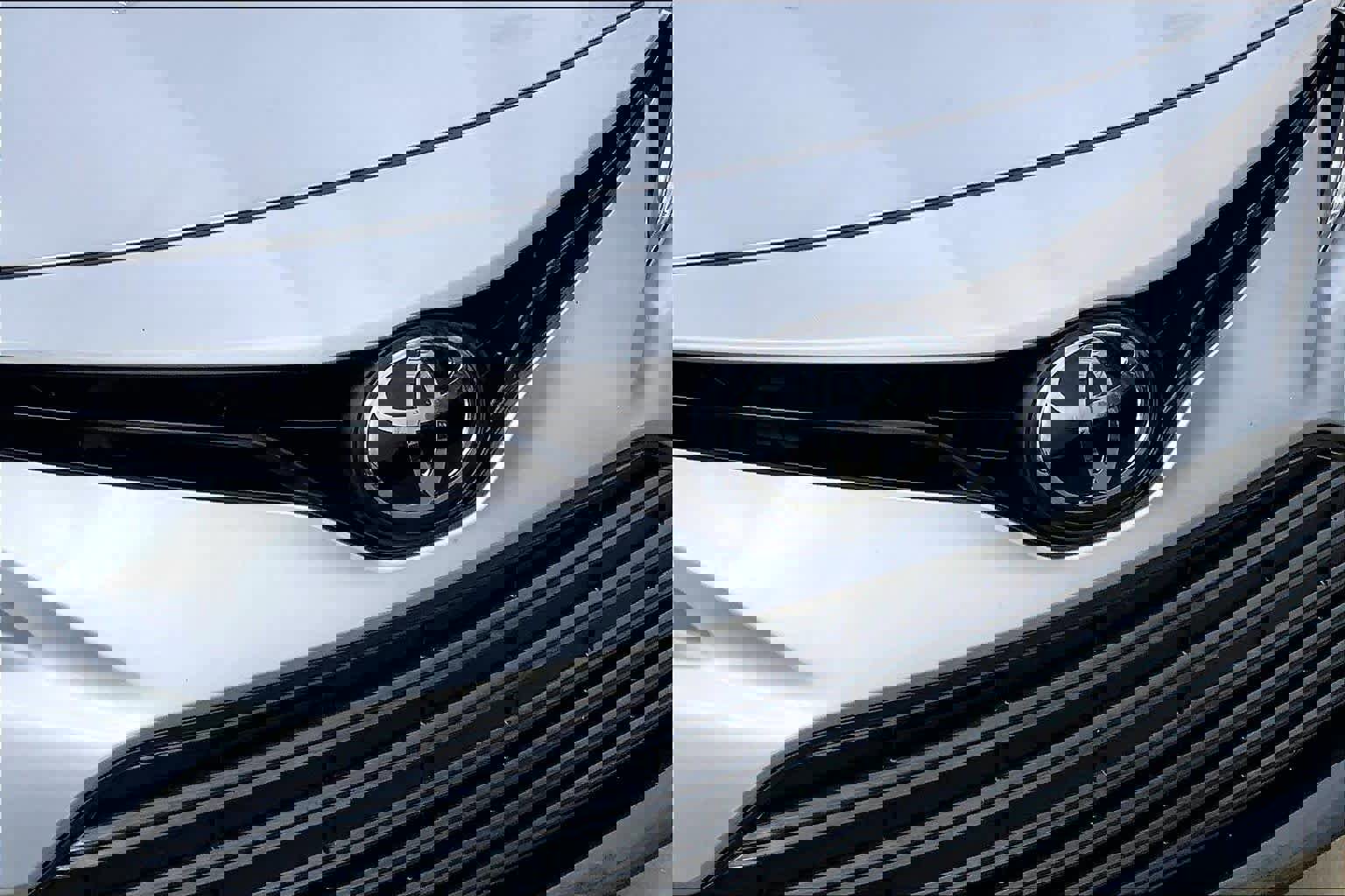 Used 2024 Toyota Camry LE w/ Convenience Package image 32