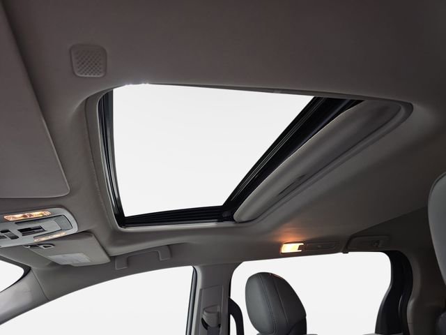 Certified 2023 Toyota Sienna XLE AWD/4WD image 25