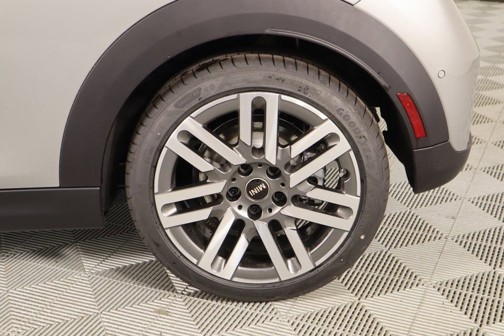 New 2025 MINI Cooper 2-Door Hardtop image 19