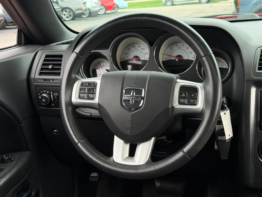Used 2014 Dodge Challenger SXT Plus RWD image 5