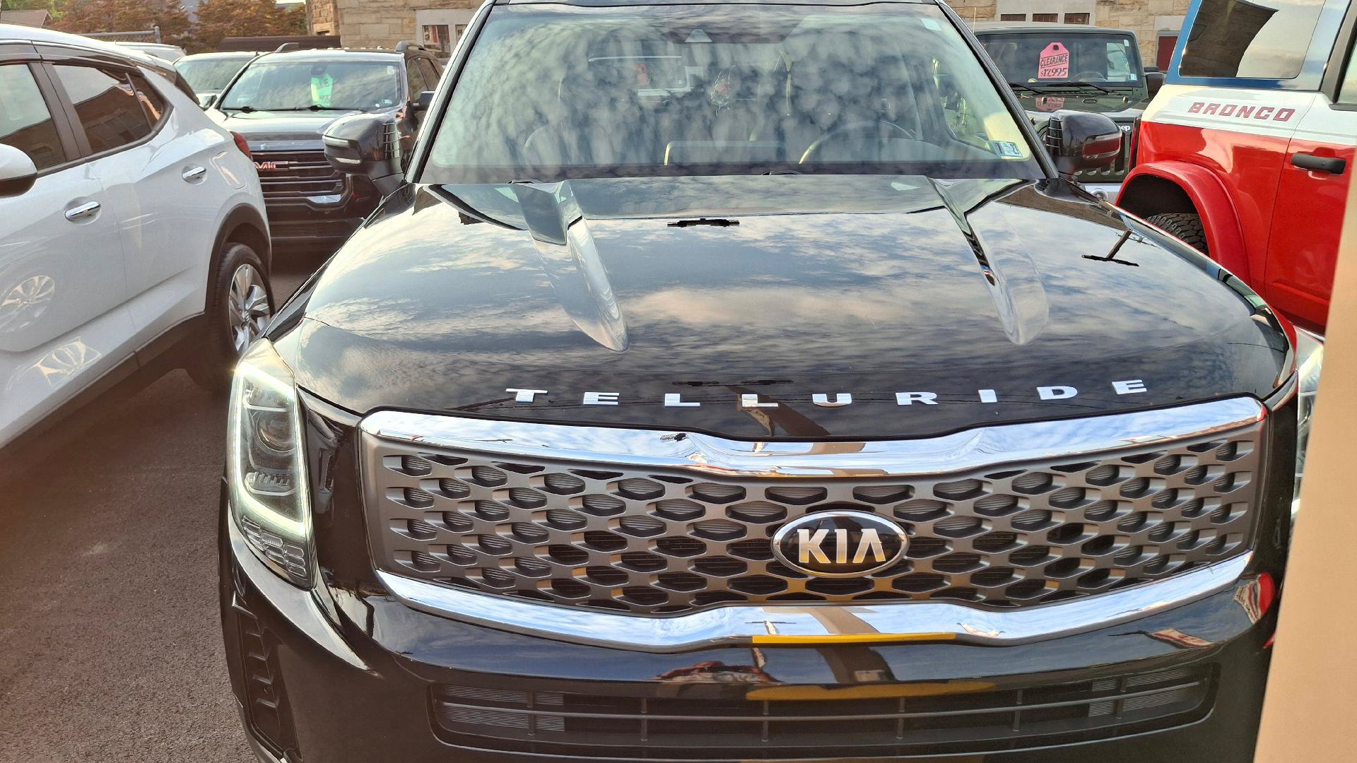 Used 2020 Kia Telluride LX AWD/4WD image 2