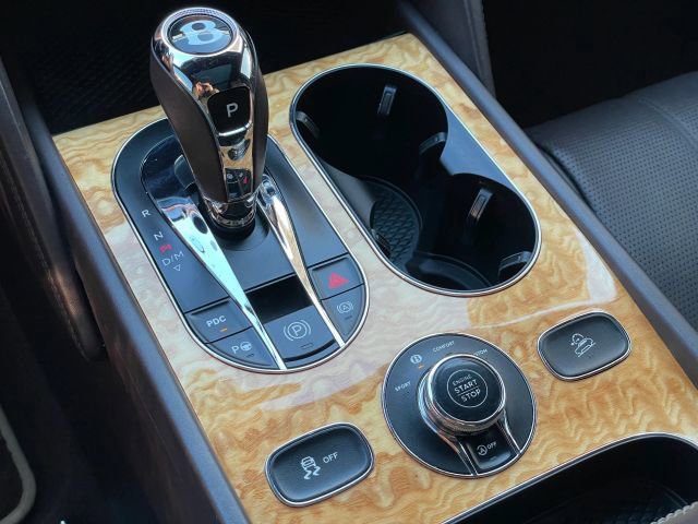 Used 2018 Bentley Bentayga Onyx Edition image 33