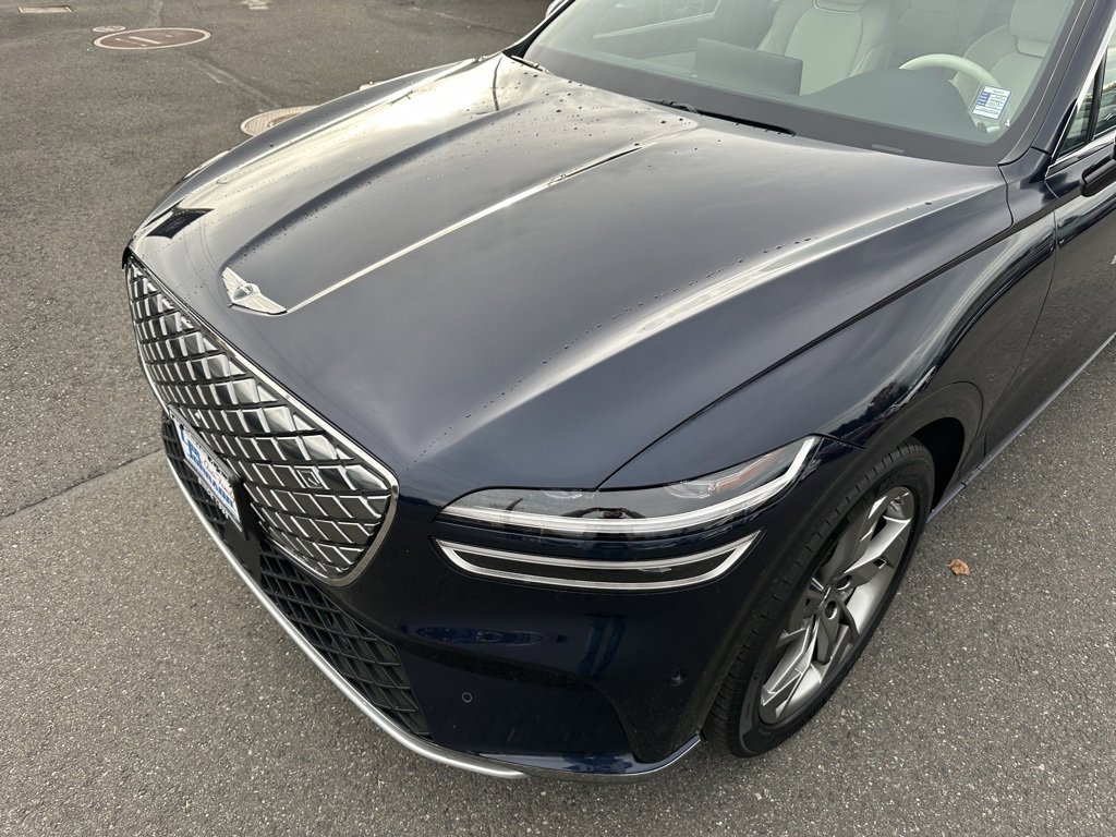 Used 2025 Genesis Electrified GV70 Advanced image 4
