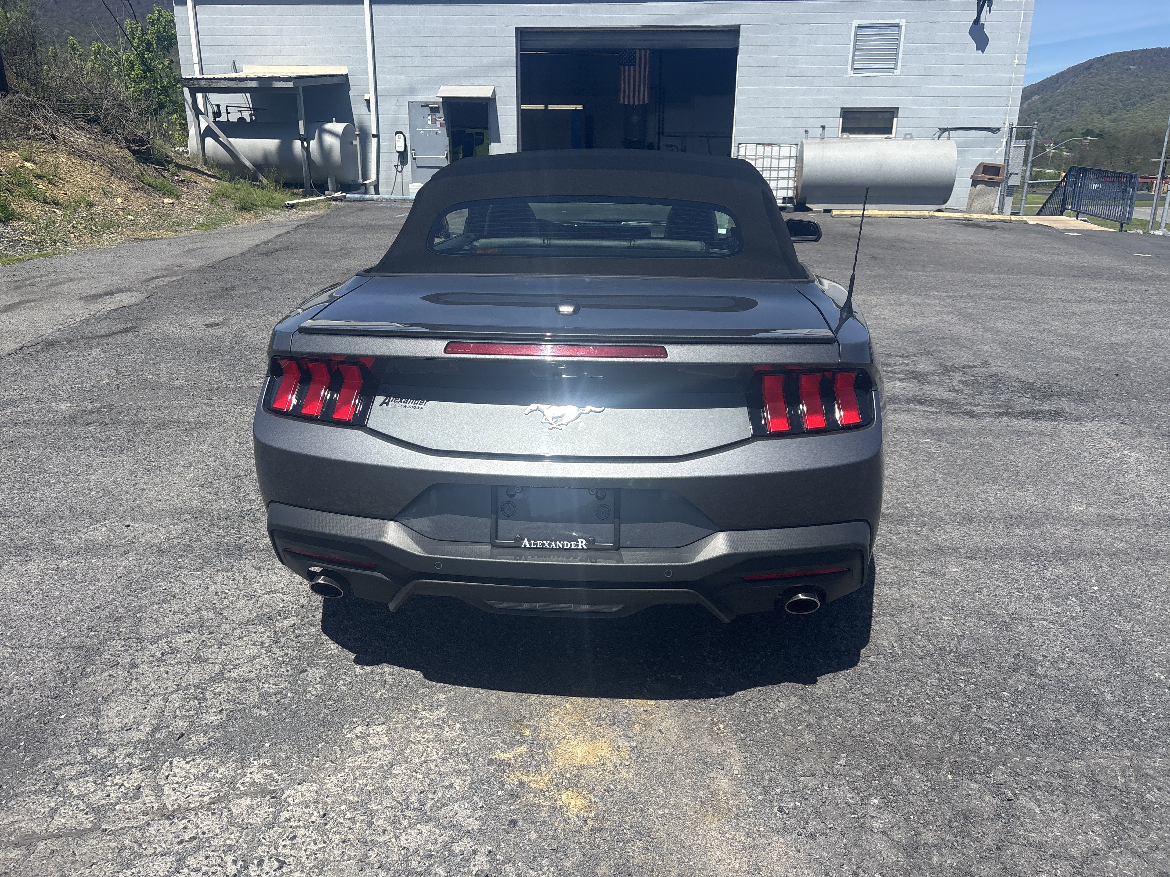 Used 2025 Ford Mustang Premium RWD image 6