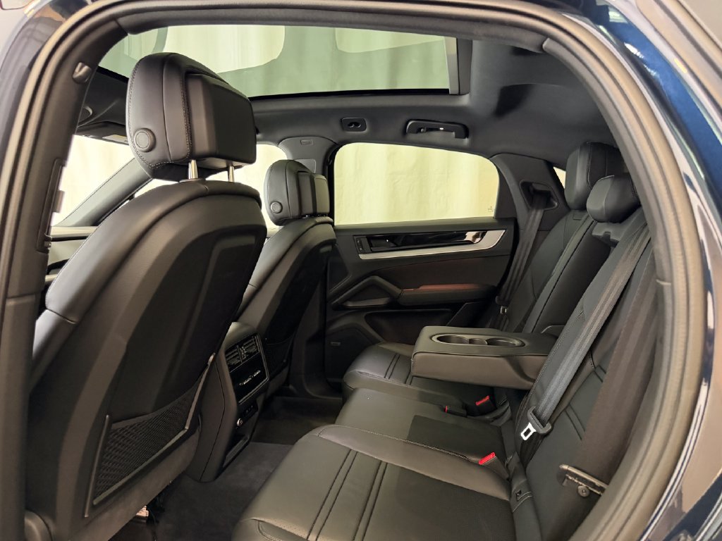 Certified 2026 Porsche Cayenne Coupe AWD/4WD image 27