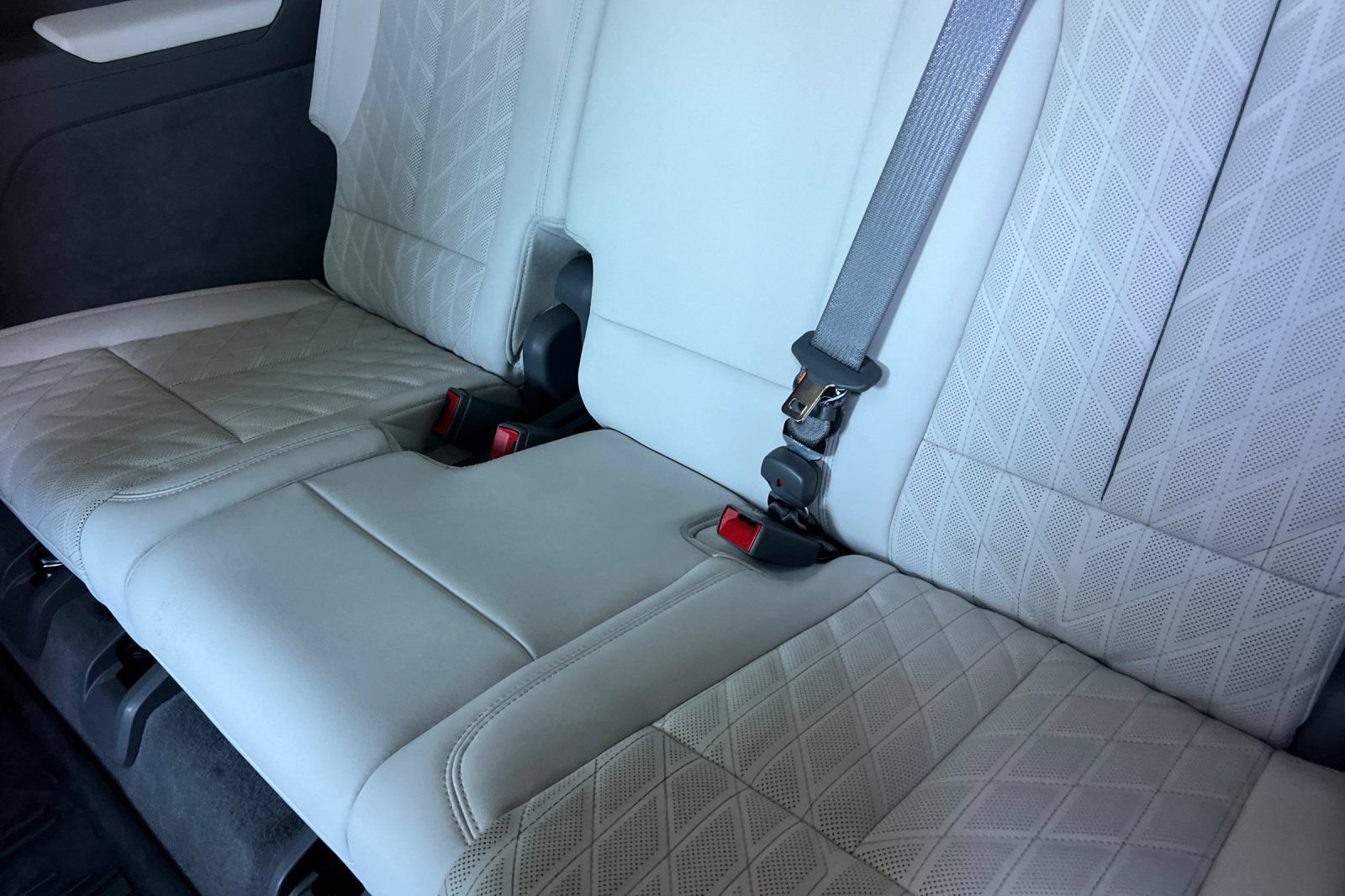 Used 2026 Cadillac Escalade IQ Luxury 1 w/ LPO, Floor Liner Package AWD/4WD image 17