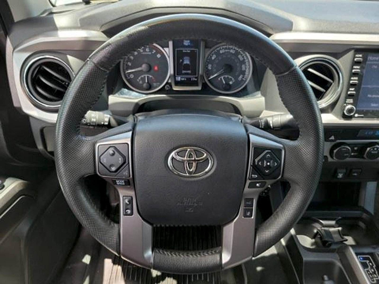 Used 2022 Toyota Tacoma SR5 w/ Technology Package RWD image 22