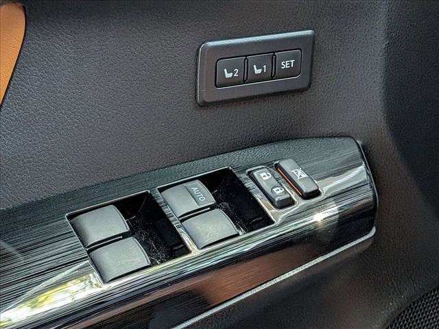 Used 2018 Toyota RAV4 Limited FWD image 10