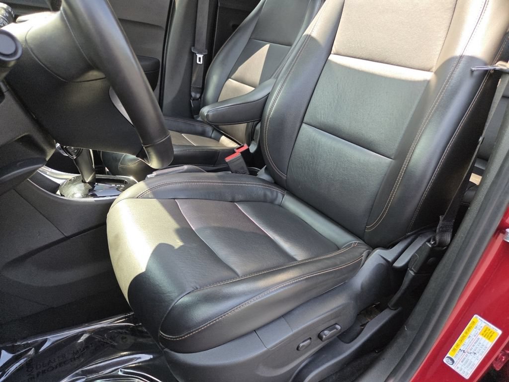 Used 2018 Chevrolet Trax Premier FWD image 30
