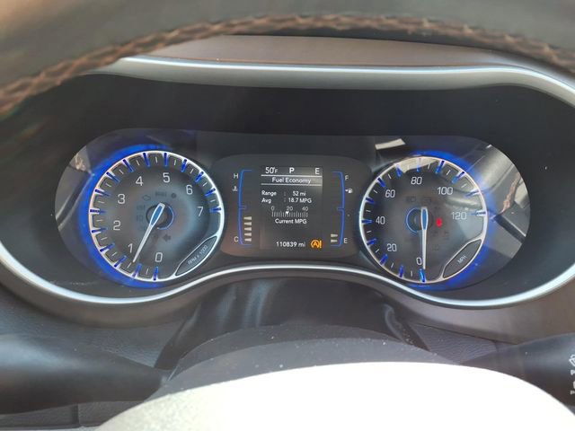Used 2018 Chrysler Pacifica Touring-L FWD image 25
