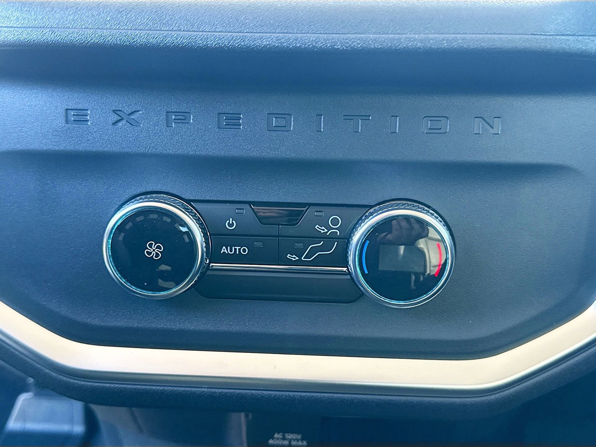 New 2026 Ford Expedition Active image 32