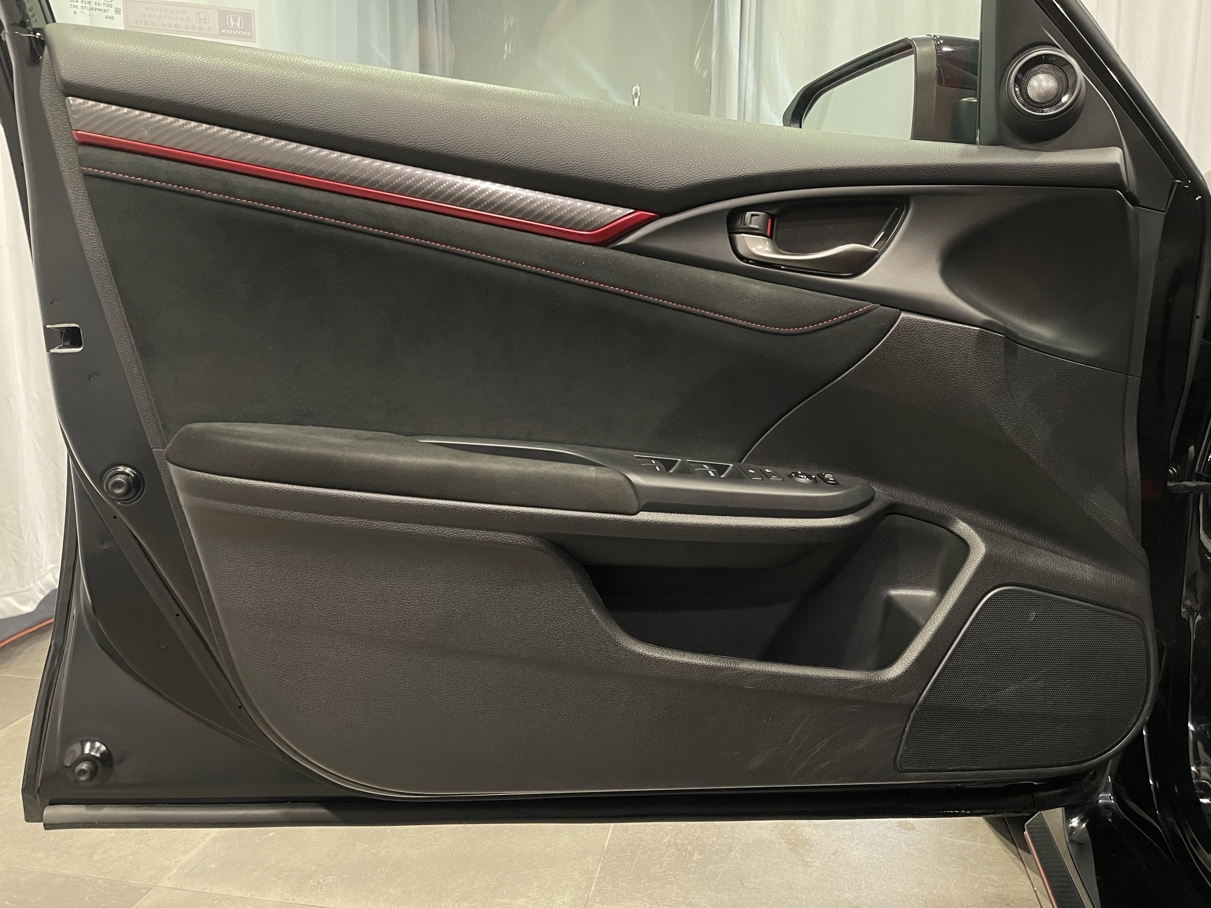 Used 2018 Honda Civic Type R image 12