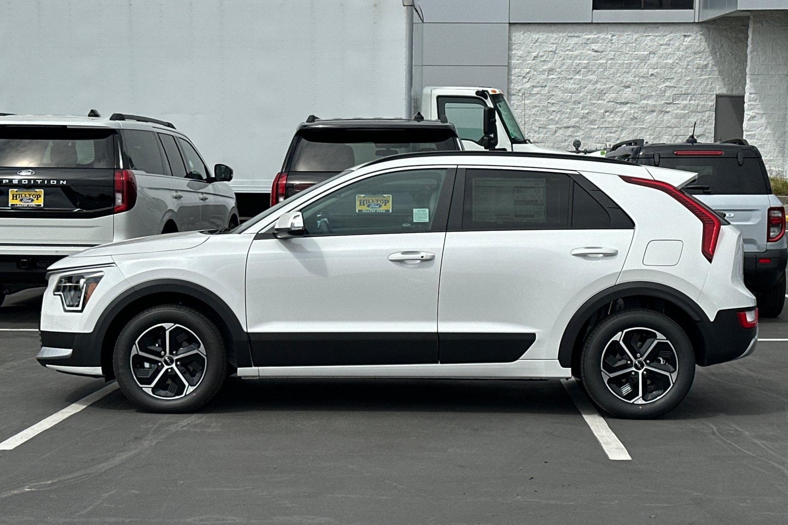 New 2026 Kia Niro EX FWD image 7