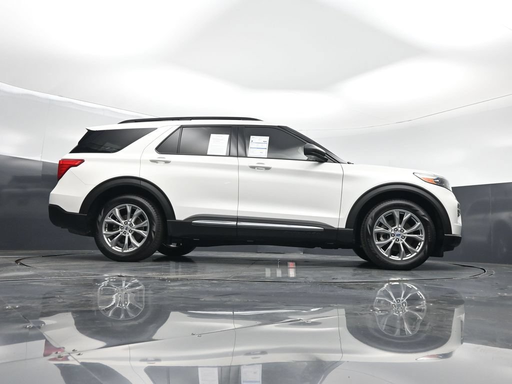 Certified 2021 Ford Explorer XLT w/ Equipment Group 202A RWD image 44