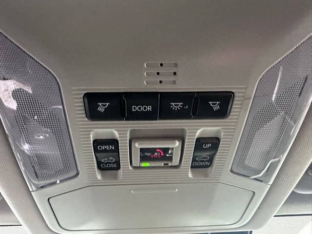 Used 2021 Toyota RAV4 XLE Premium image 28