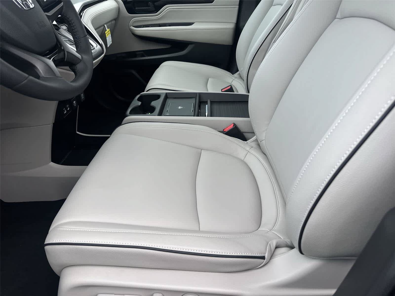 Used 2026 Honda Odyssey Touring image 12
