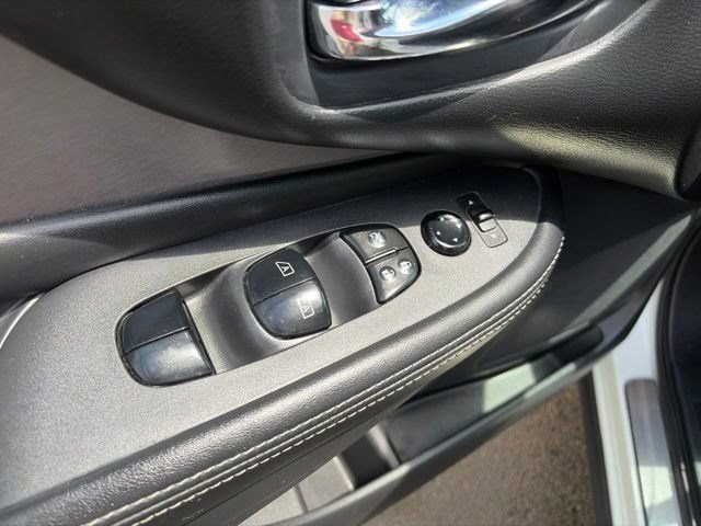 Used 2023 Nissan Murano SV w/ SV Midnight Edition Package FWD image 14