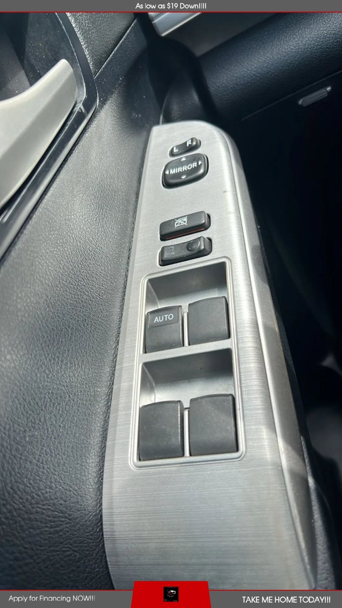 Used 2012 Toyota Camry SE FWD image 15