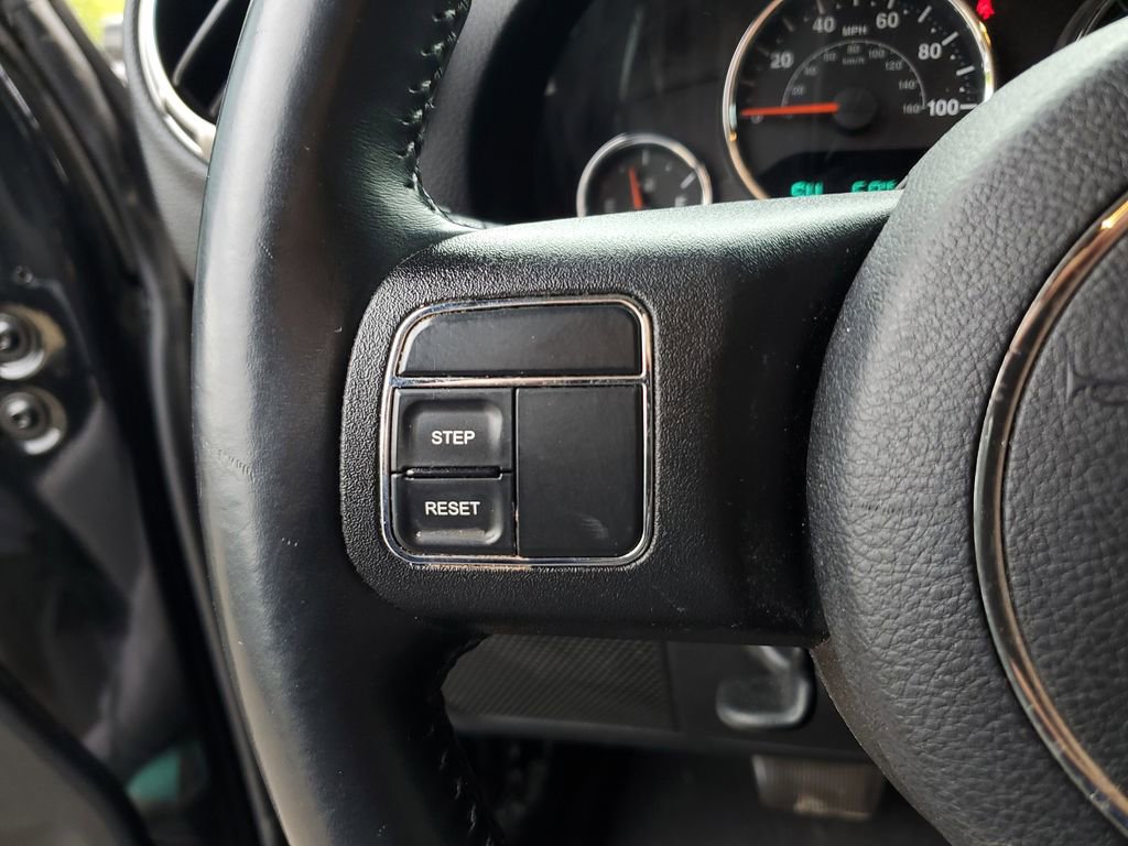 Used 2016 Jeep Wrangler Unlimited Sahara AWD/4WD image 15