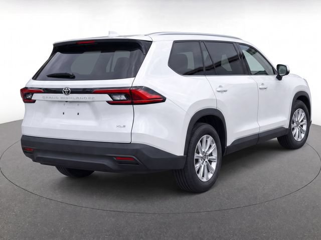 Used 2024 Toyota Grand Highlander FWD image 4