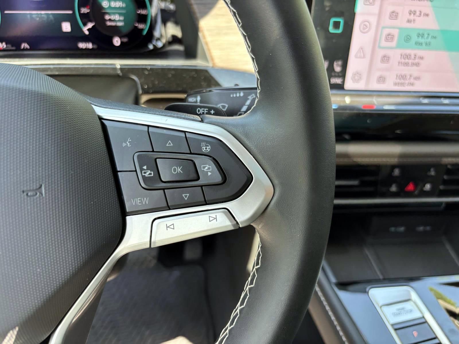 Used 2024 Volkswagen Atlas SEL AWD/4WD image 18