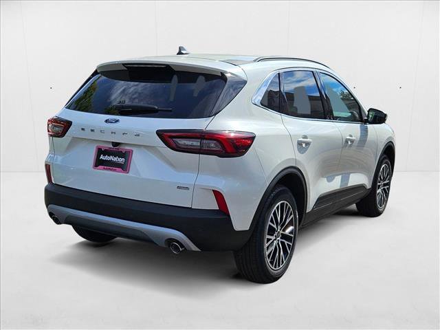 New 2025 Ford Escape SE image 2