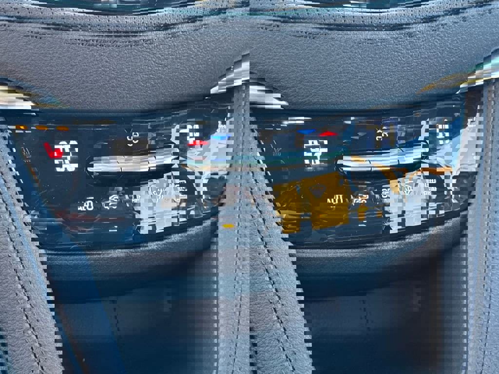 New 2026 Cadillac XT5 Luxury w/ LPO, Floor Liner Package image 23