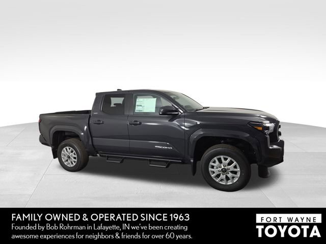 Used 2025 Toyota Tacoma SR5 AWD/4WD image 5