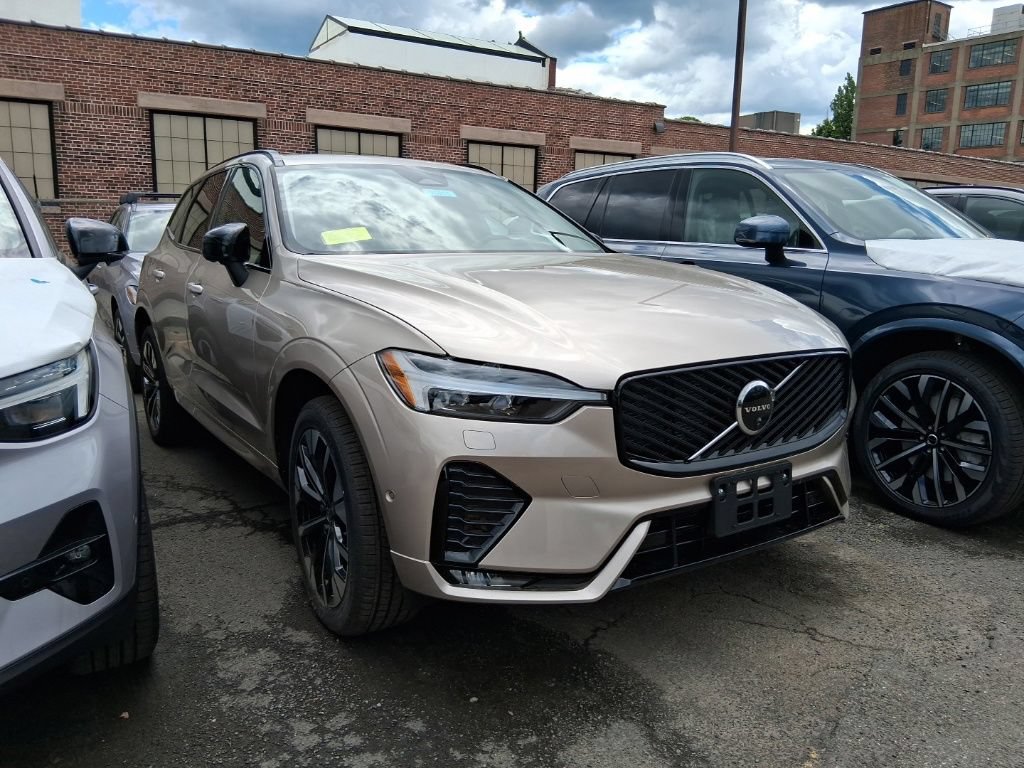 New 2026 Volvo XC60 B5 Plus w/ Climate Package AWD/4WD image 2