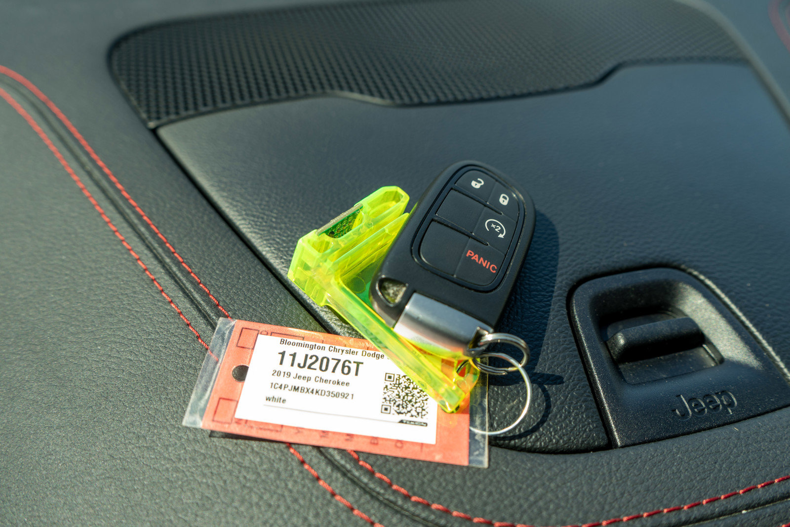 Used 2019 Jeep Cherokee Trailhawk w/ Cold Weather Group image 28