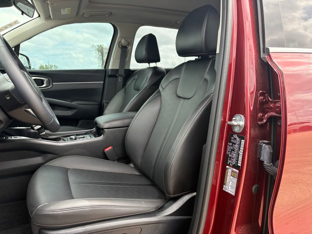 Certified 2025 Kia Sorento S w/ Panoramic Sunroof Package FWD image 11