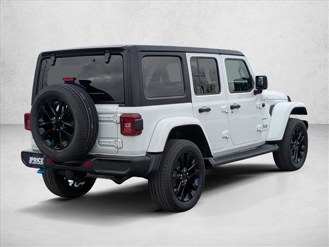 Used 2023 Jeep Wrangler Unlimited Sahara w/ Cold Weather Group AWD/4WD image 5