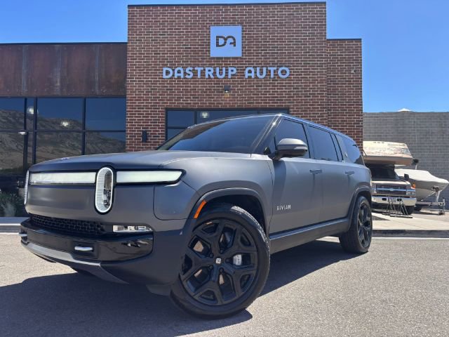 Used 2024 Rivian R1S Adventure image 1