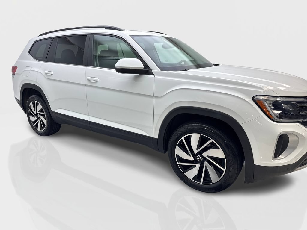 Used 2024 Volkswagen Atlas SE w/ Panoramic Sunroof Package FWD image 13