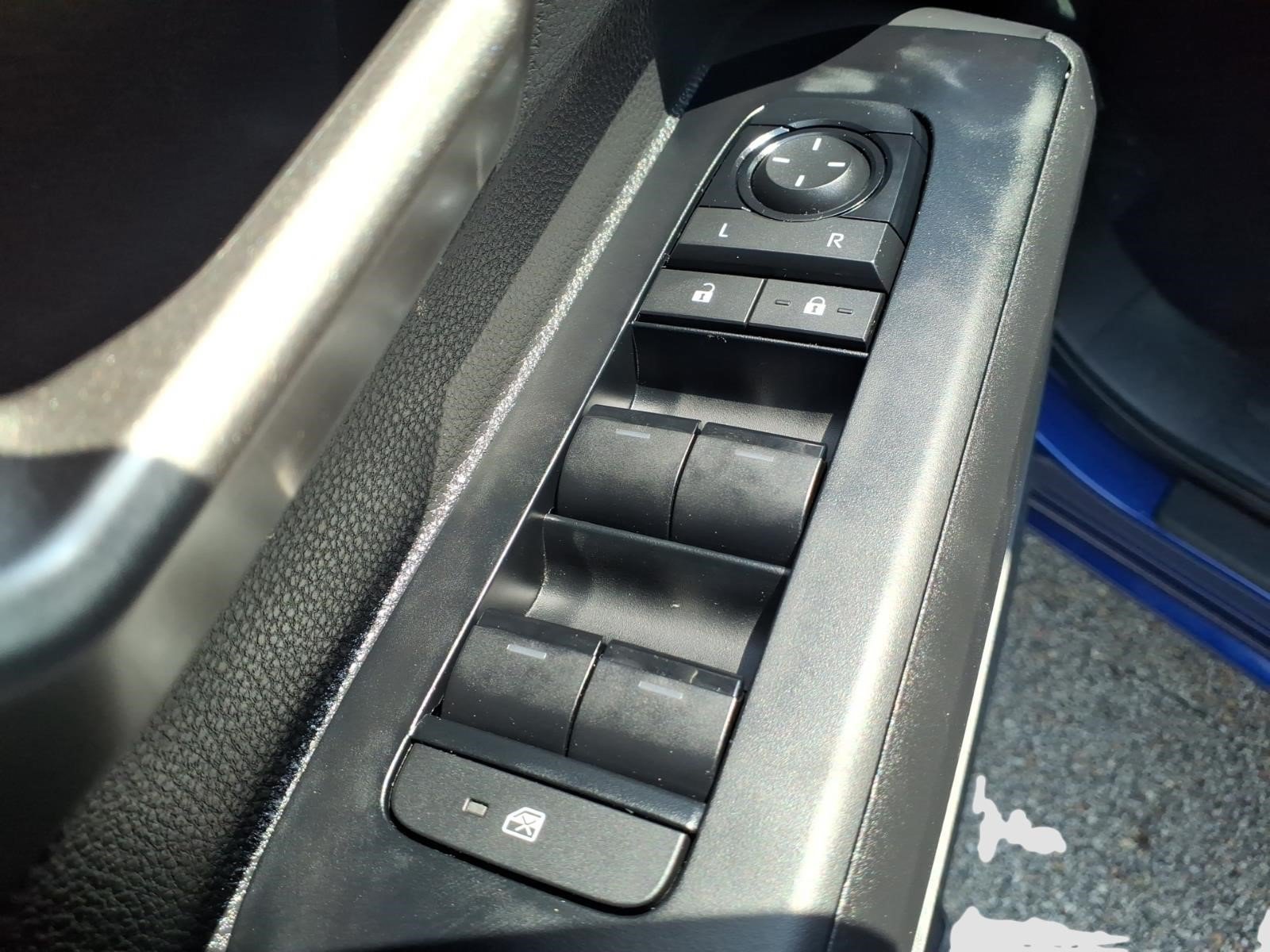 Used 2025 Toyota Tacoma TRD Sport AWD/4WD image 22